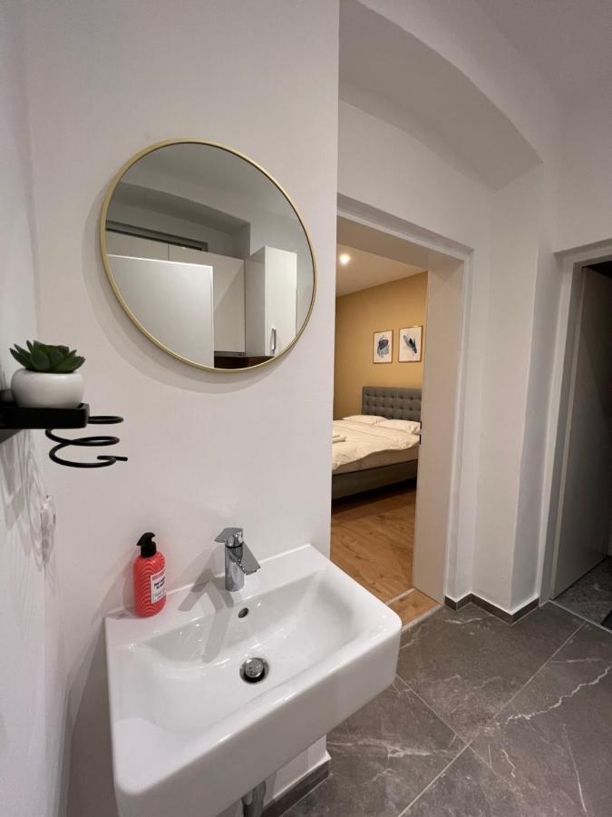 Apartment Near Metro & Netflix Vienna Exterior photo