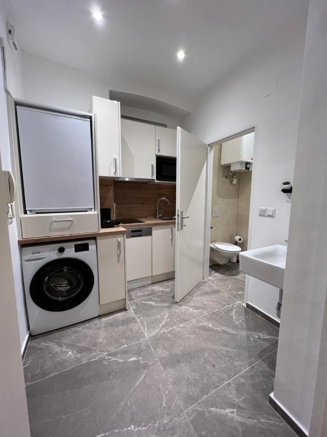Apartment Near Metro & Netflix Vienna Exterior photo